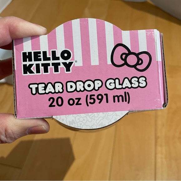 2 new hello kitty Halloween mug/tear drop glass - Picture 5 of 6